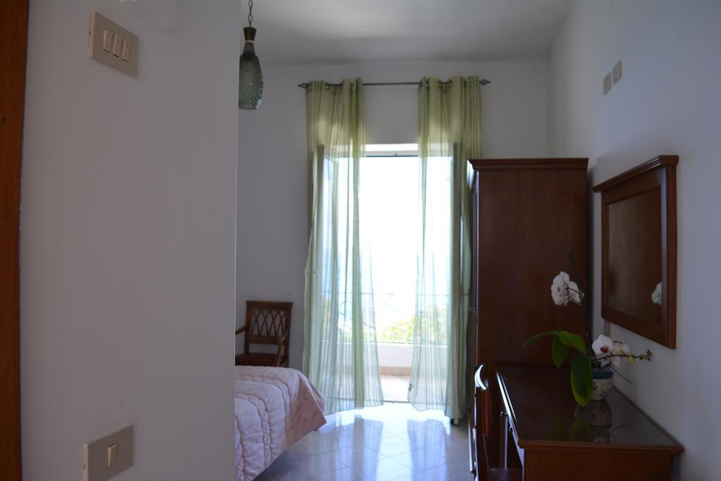 Hotel Maronti Barano dʼIschia Pokoj fotografie